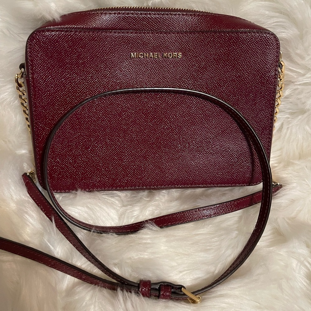 🍷Michael Kors Saffino Leather Crossbody